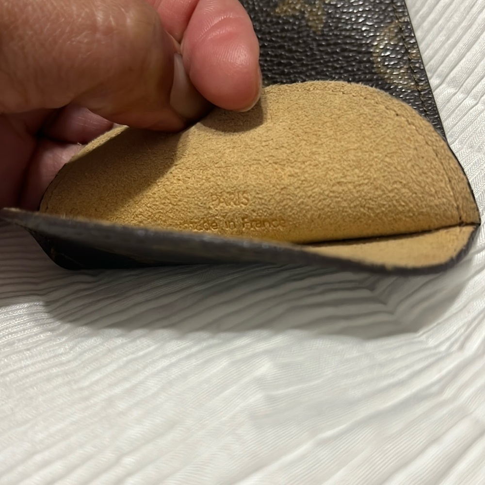 Louis Vuitton Eyeglass Case - Picture 4 of 6